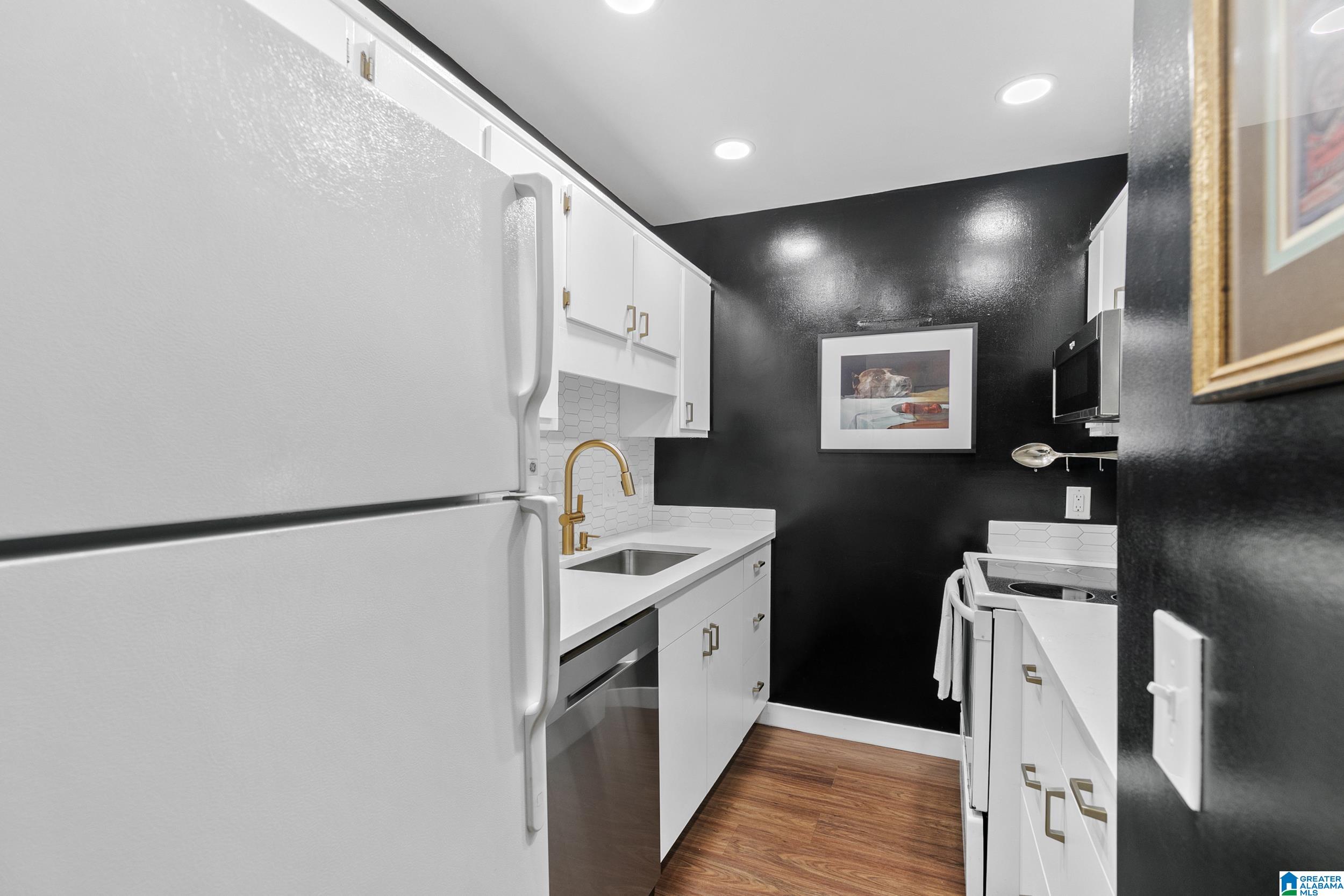 3350 Altamont Road South, Unit E13 Birmingham, AL 35205 - Photo 6 of 19