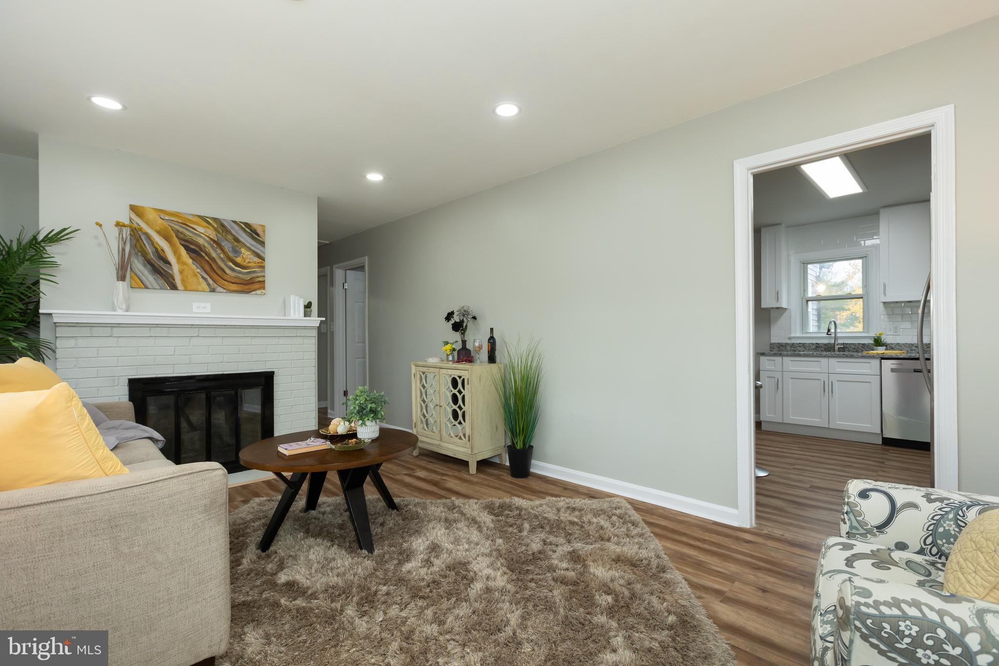 15602 Bond Mill Road Laurel, MD 20707 - Photo 3 of 48 Living room