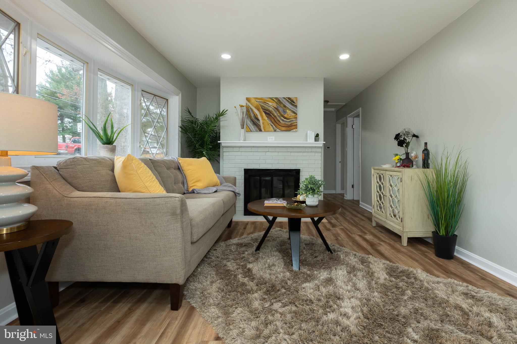 15602 Bond Mill Road Laurel, MD 20707 - Photo 5 of 48 Living room