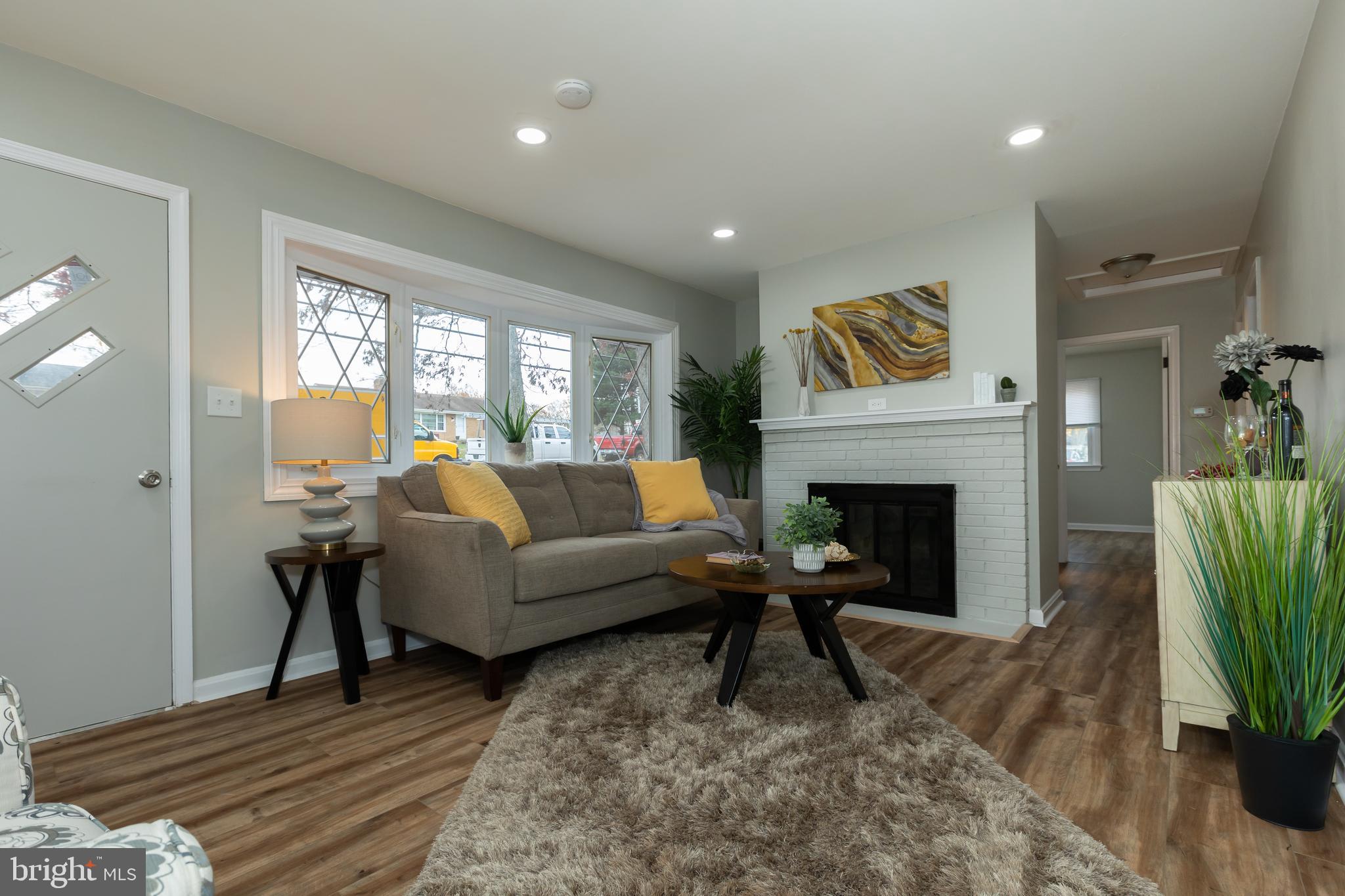 15602 Bond Mill Road Laurel, MD 20707 - Photo 6 of 48 Living room