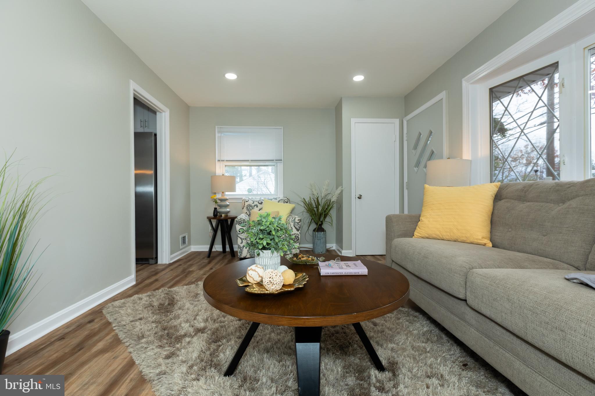 15602 Bond Mill Road Laurel, MD 20707 - Photo 9 of 48 Living room