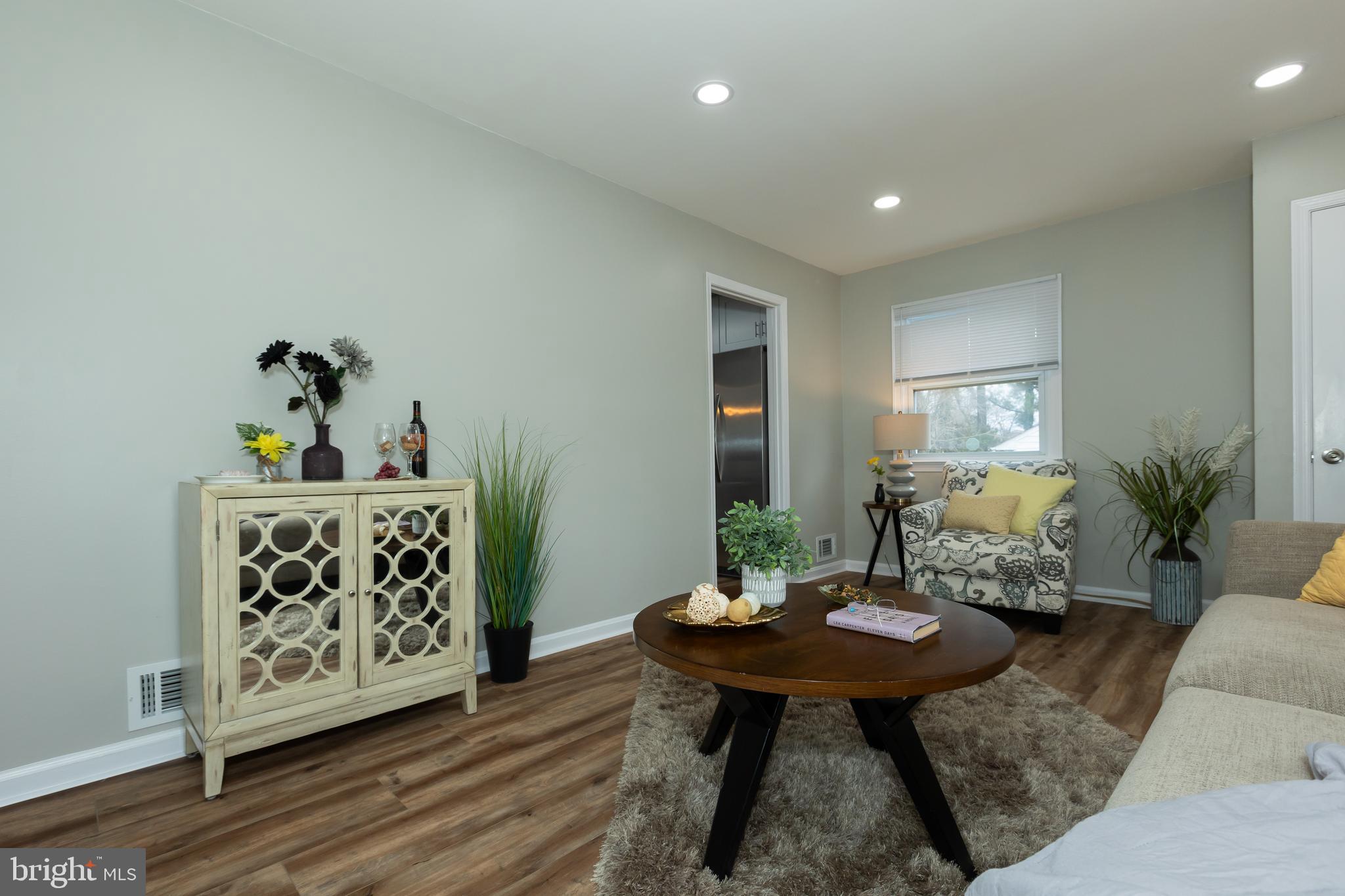 15602 Bond Mill Road Laurel, MD 20707 - Photo 10 of 48 Living room
