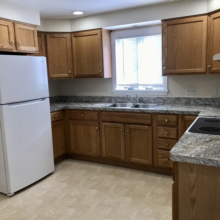 138 King Philip Road Worcester, MA 01606 - Photo 3 of 8