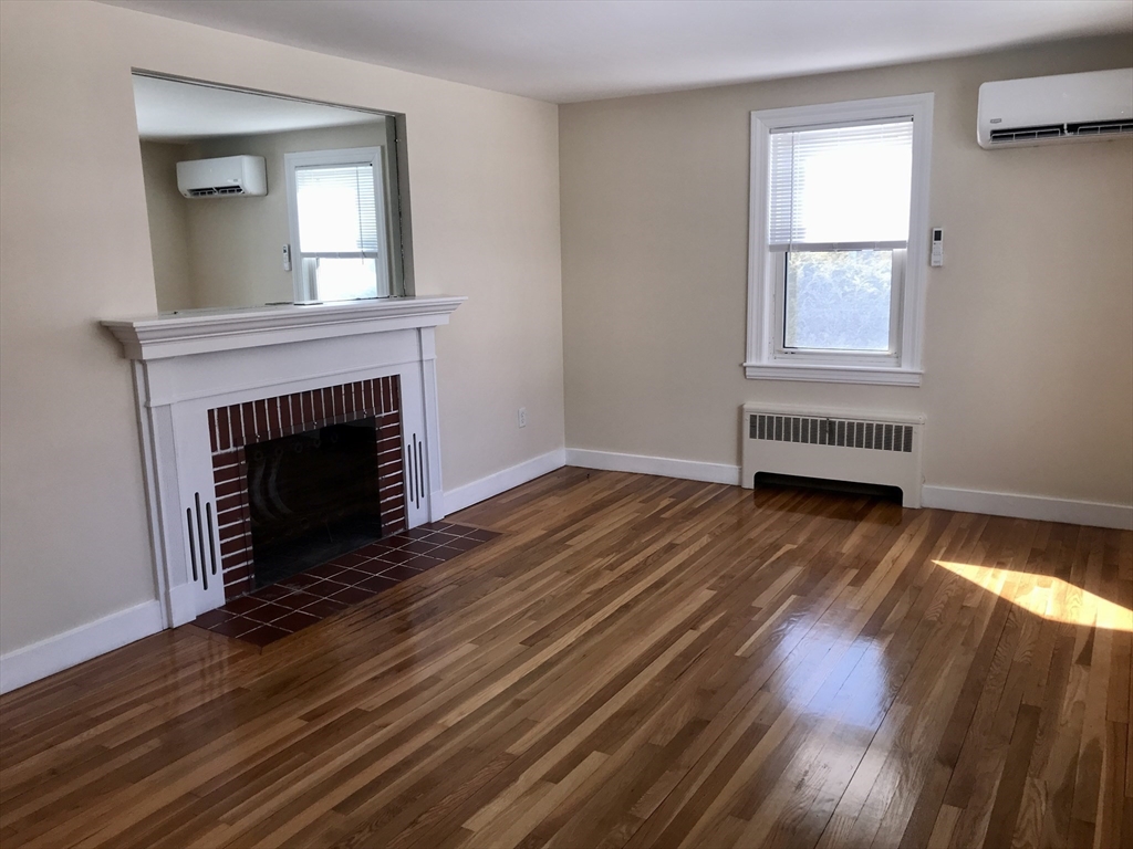 138 King Philip Road Worcester, MA 01606 - Photo 5 of 8