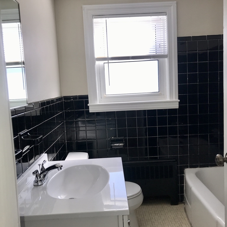 138 King Philip Road Worcester, MA 01606 - Photo 8 of 8