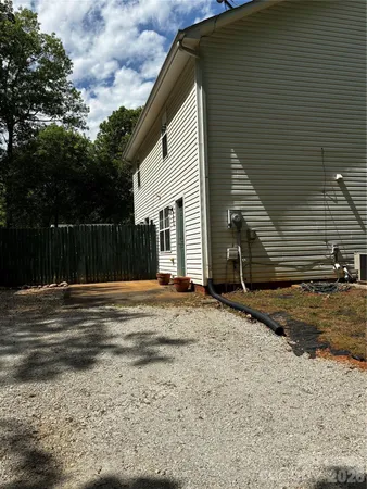 $1,250 | 5906 North Carolina Highway 150, Maiden, NC 28650