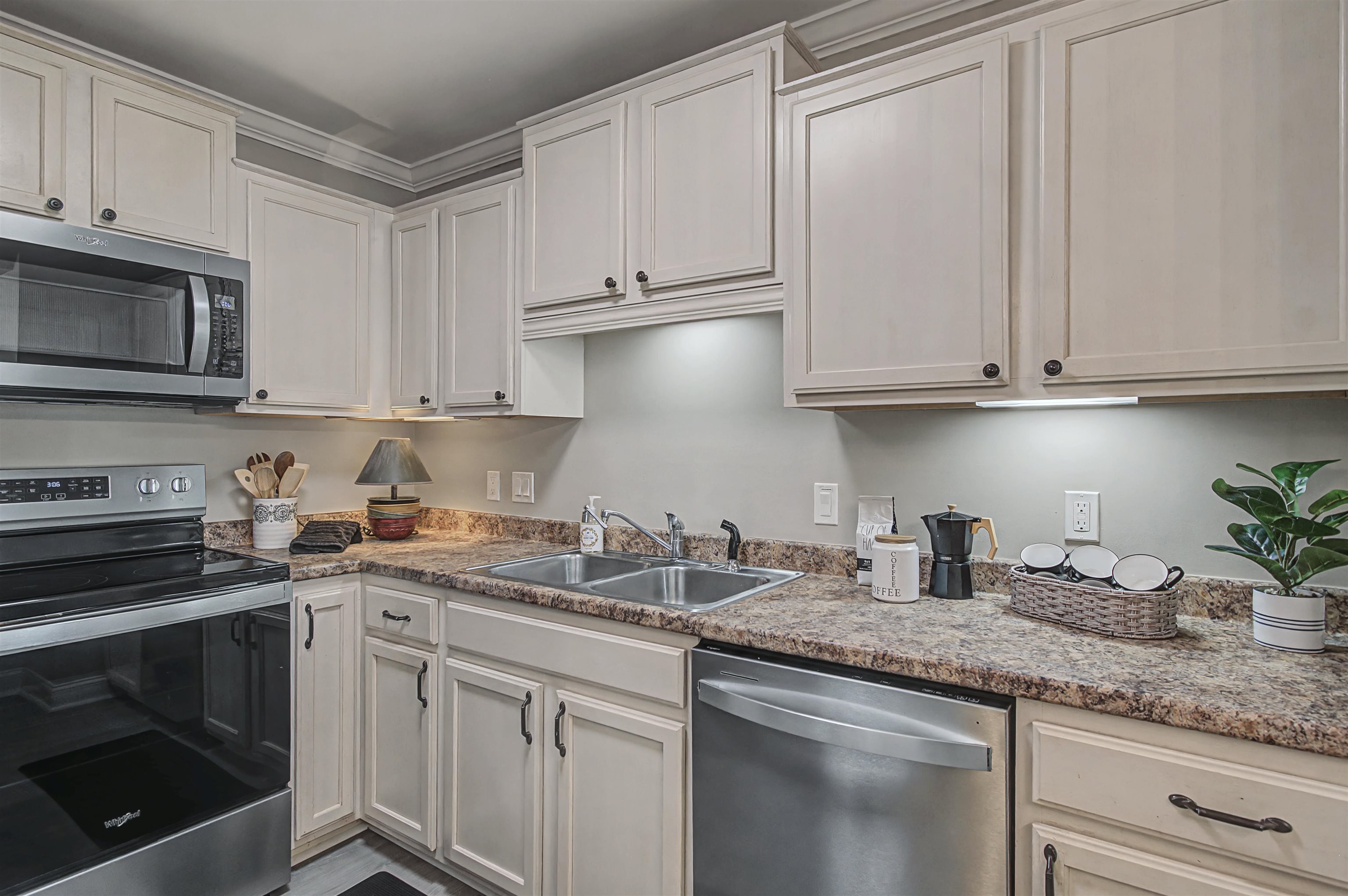 81 South Williams Street, Unit 303 Burlington, VT 05401 - Photo 14 of 29