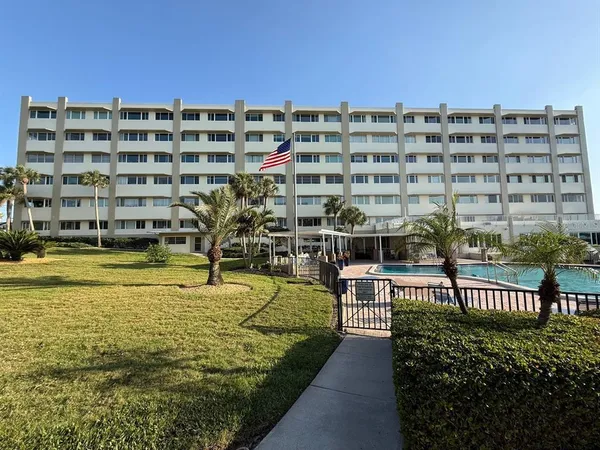 $239,900 | 100 Bluff View Drive, Unit 317A, Belleair Bluffs, FL 33770