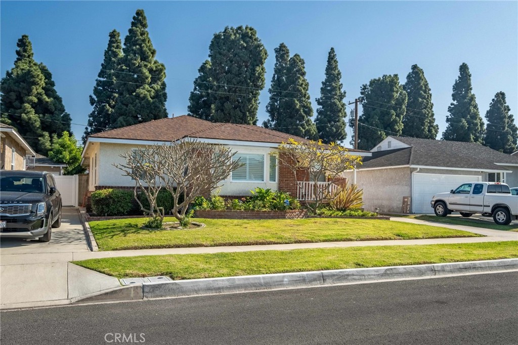 4838 Fidler Avenue Long Beach, CA 90808 - Photo 5 of 56 Don't Miss Out On This Great Home In A Wonderful Neighborhood.