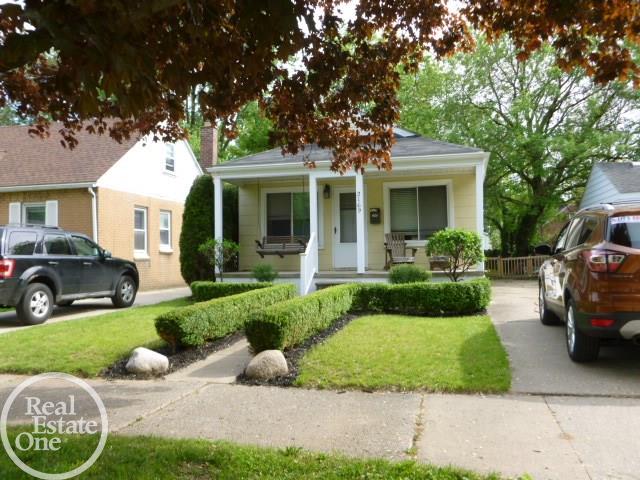 2169 Ridgemont Road Grosse Pointe Woods, MI 48236 - Photo 2 of 11