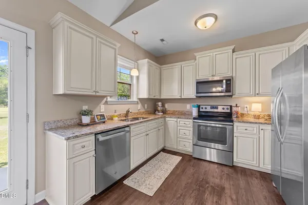 $385,000 | 196 Watersedge Lane, Smithfield, NC 27577