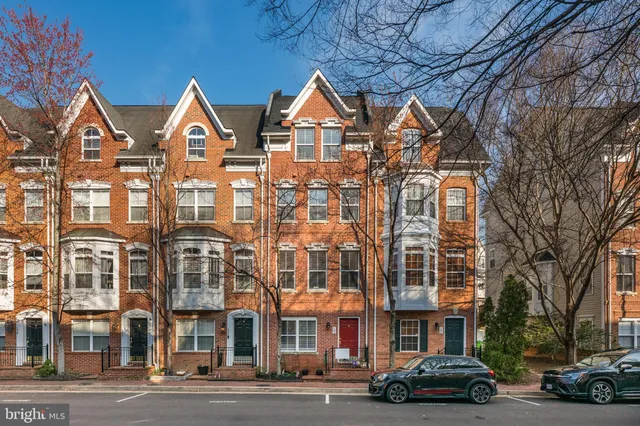 $849,999 | 182 Martin Lane, Alexandria, VA 22304