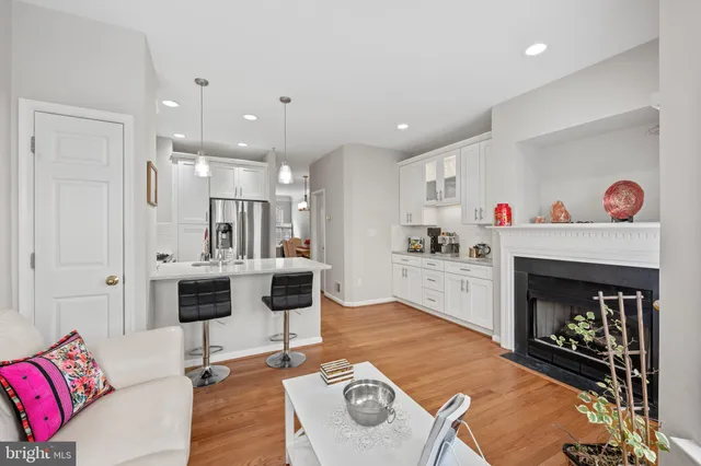 $849,999 | 182 Martin Lane, Alexandria, VA 22304