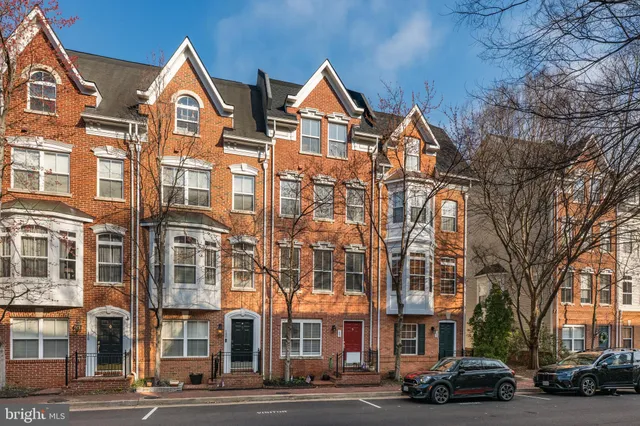 $849,999 | 182 Martin Lane, Alexandria, VA 22304