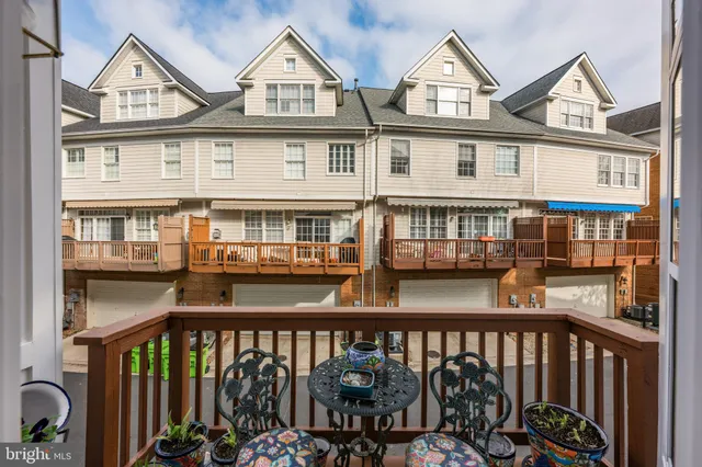 $849,999 | 182 Martin Lane, Alexandria, VA 22304