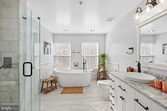 $849,999 | 182 Martin Lane, Alexandria, VA 22304