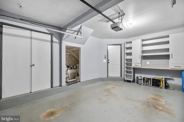 a view of a dinning table and chairs in the patio