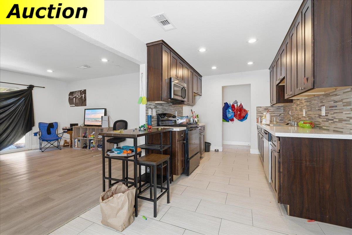 6439 Randy Street Rio Linda, CA 95673 - Photo 6 of 28 Gallery Image 6