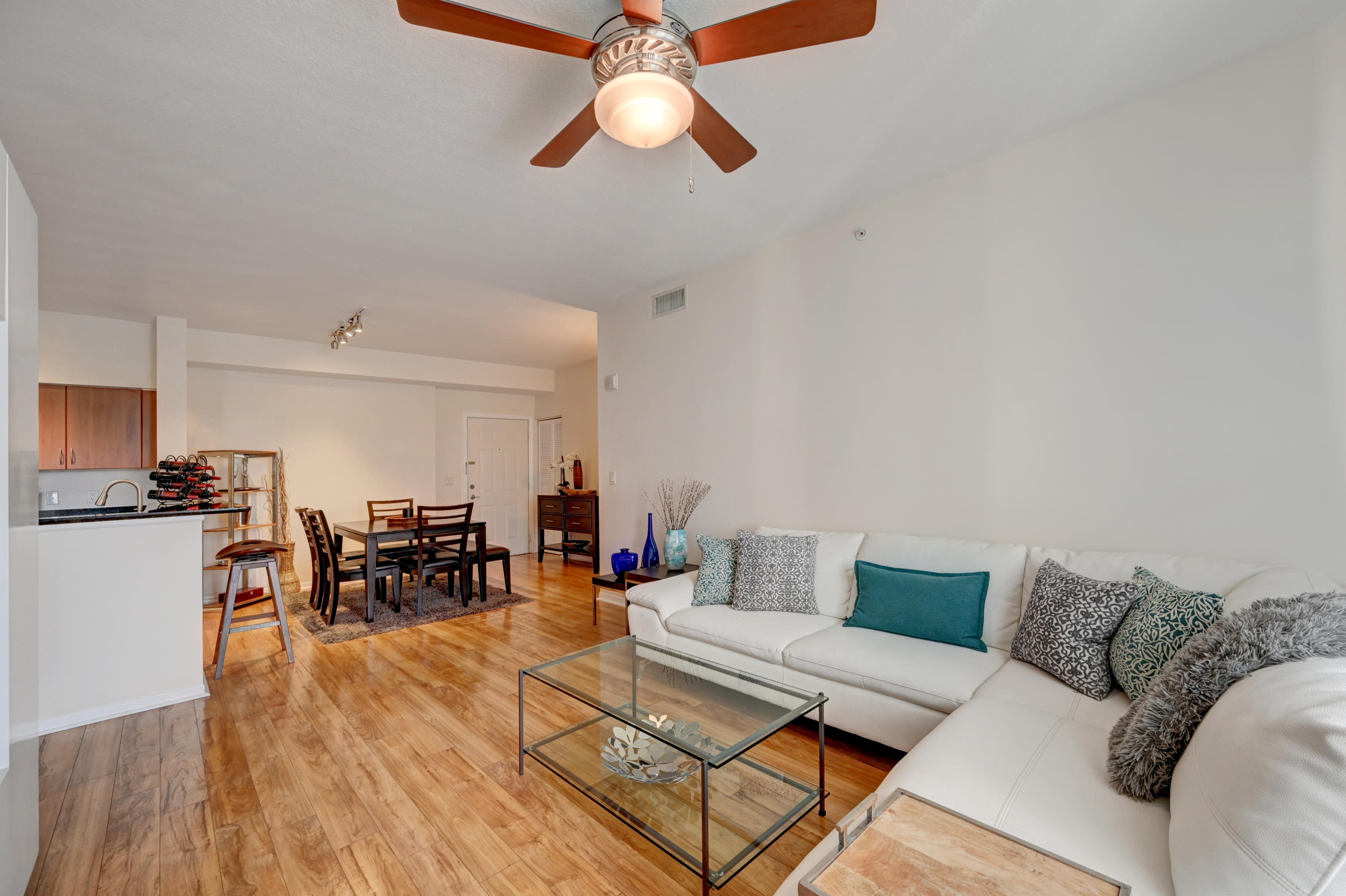 233 South Federal Highway, Unit 419 Boca Raton, FL 33432 - Photo 16 of 46 Living Room