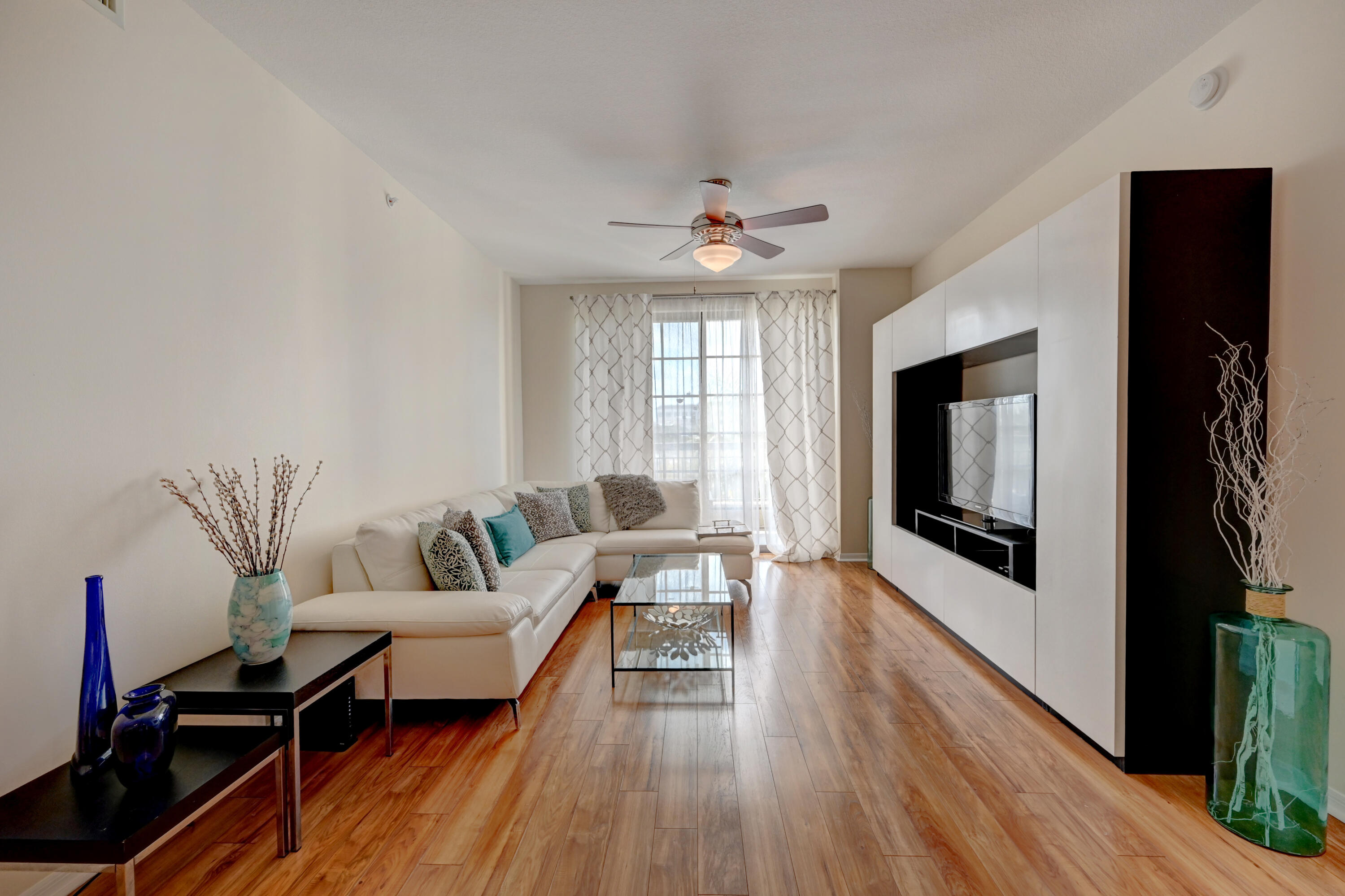 233 South Federal Highway, Unit 419 Boca Raton, FL 33432 - Photo 6 of 46 Great Room