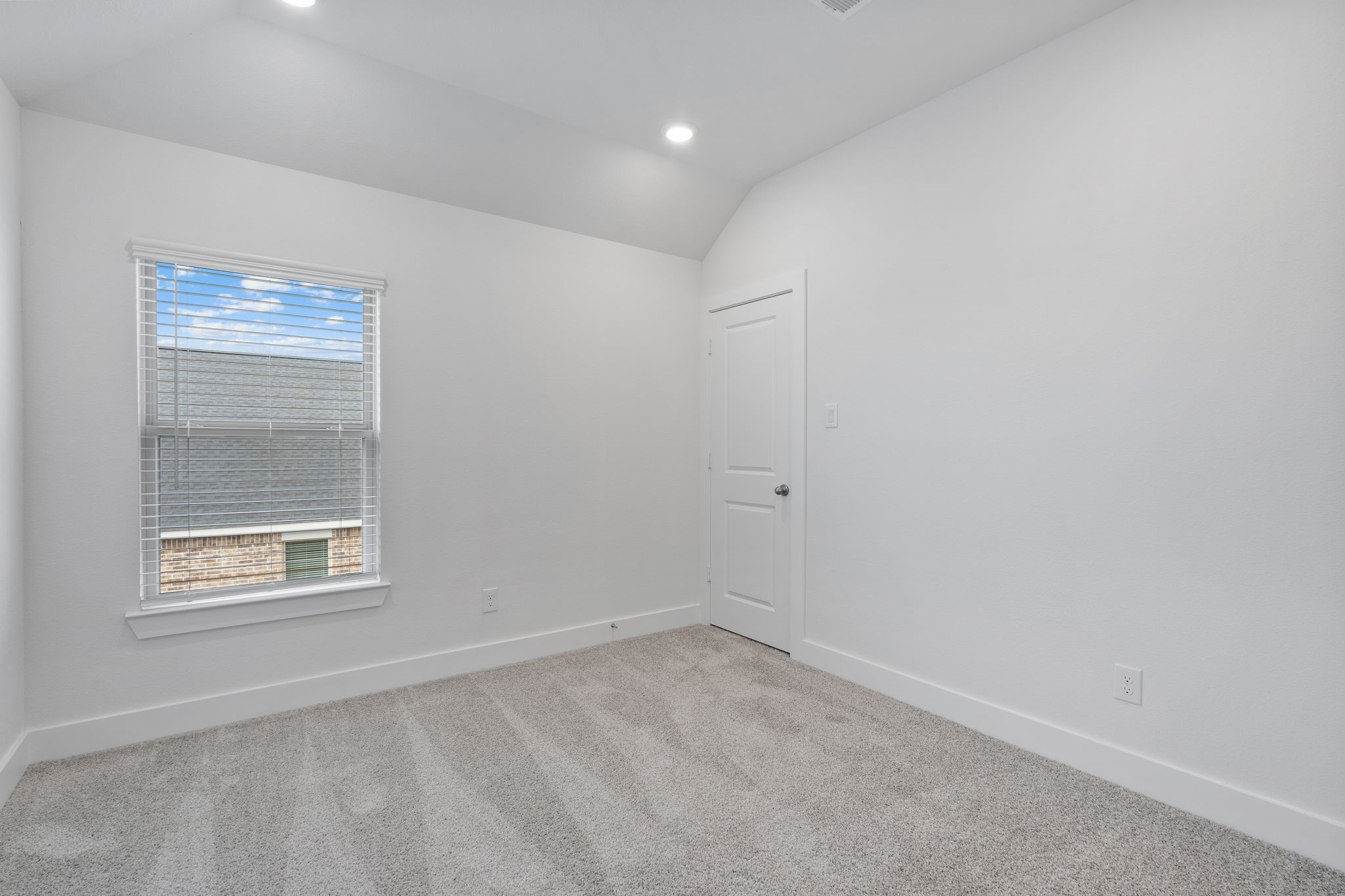 620 Cross Timbers Trace Waller, TX 77484 - Photo 22 of 36 an empty room with a window
