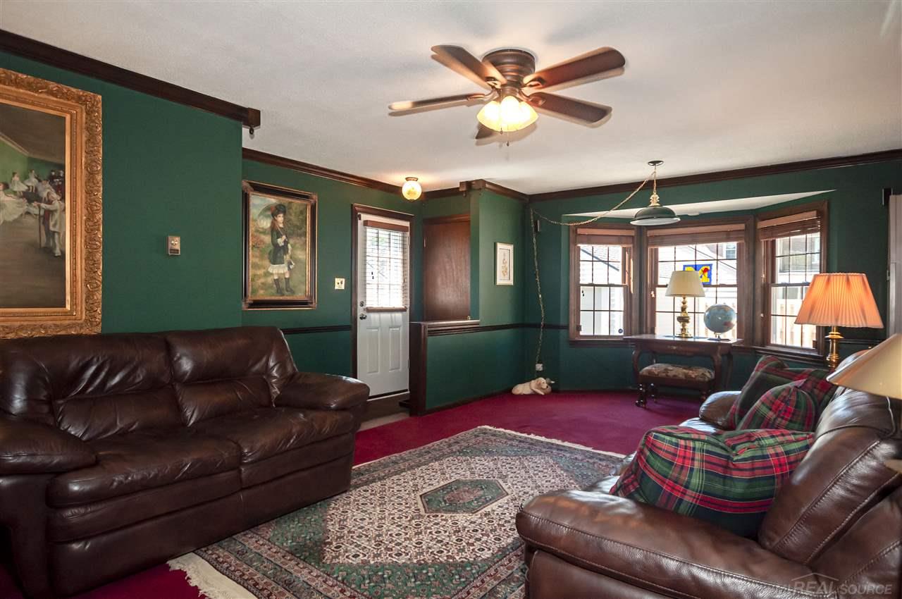 335 Merriweather Road Grosse Pointe, MI 48236 - Photo 10 of 36 50016234-9.JPG