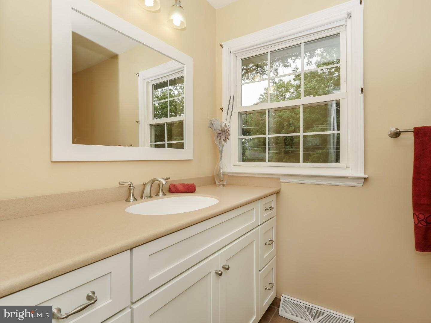641 Kings Road Yardley, PA 19067 - Photo 12 of 23 Gallery Image 12