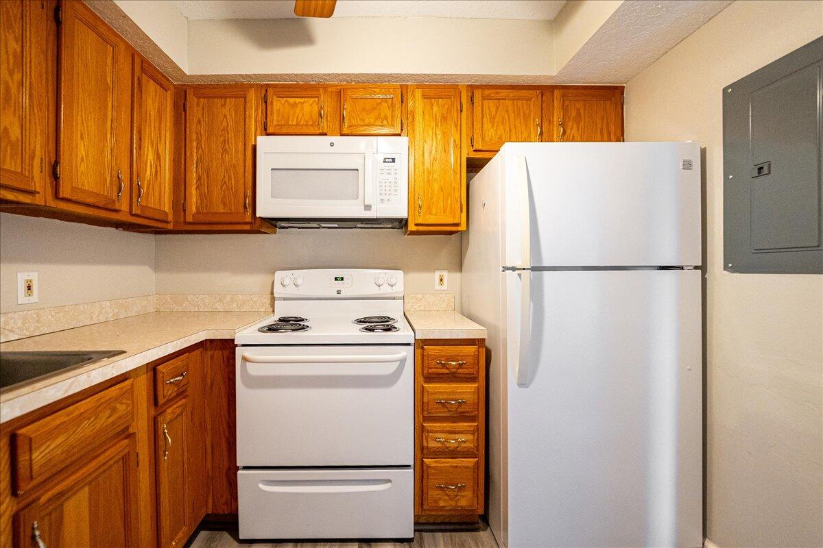 950 South Kanner Highway, Unit E4 Stuart, FL 34994 - Photo 4 of 33 18-BCI-0008