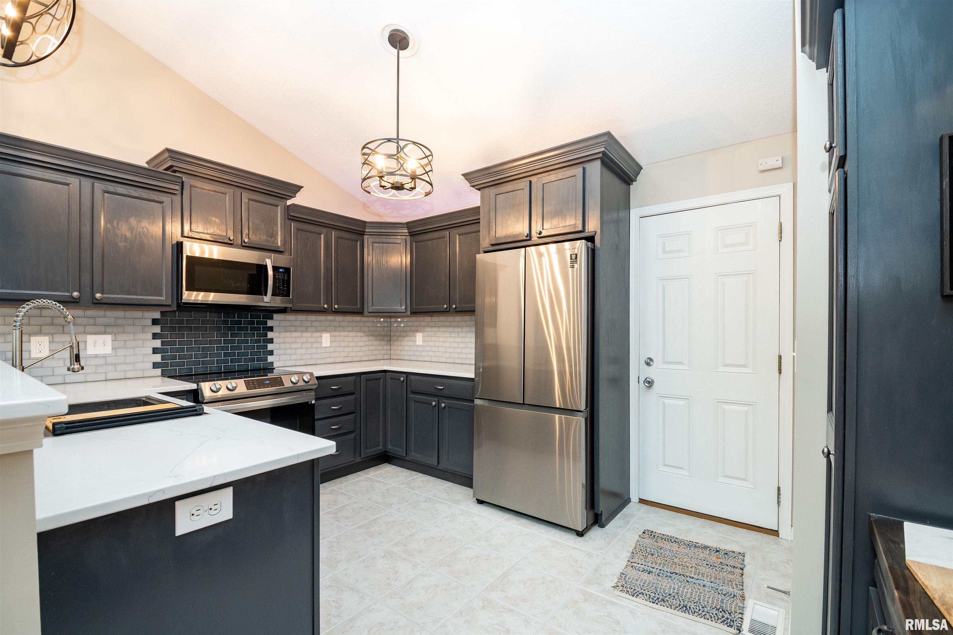 13 Elk Court Washington, IL 61571 - Photo 14 of 48