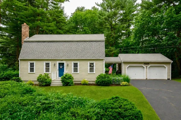 $700,000 | 136 Elmer Street, Pembroke, MA 02359