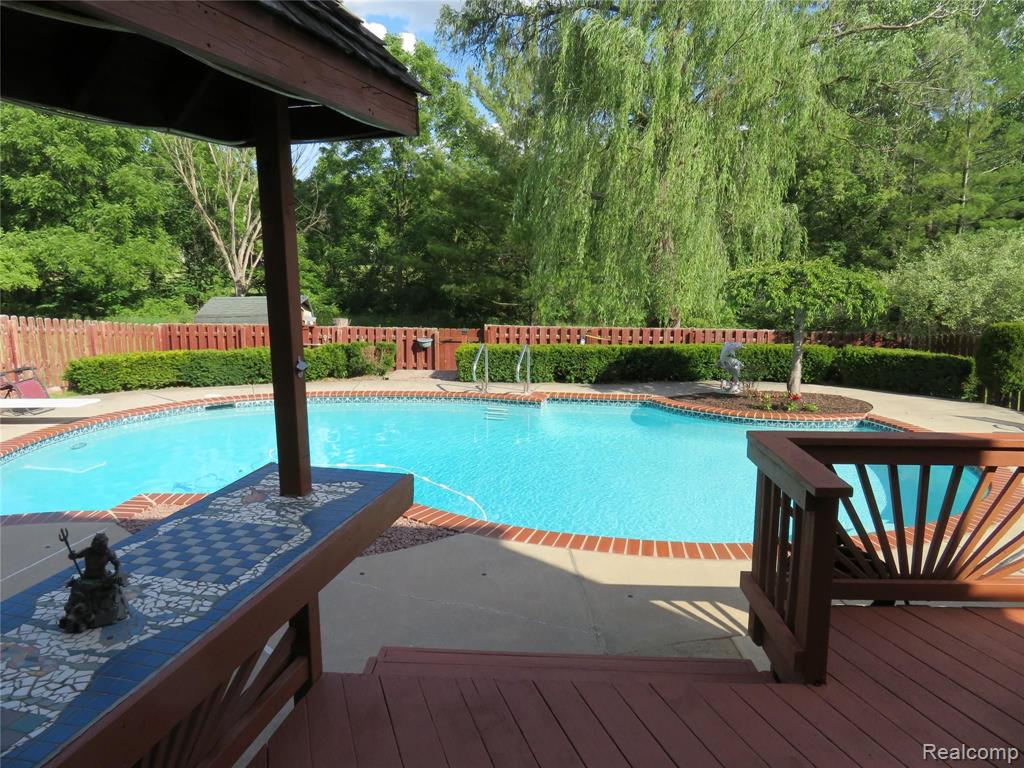 809 Burlington Road Canton, MI 48188 - Photo 6 of 31