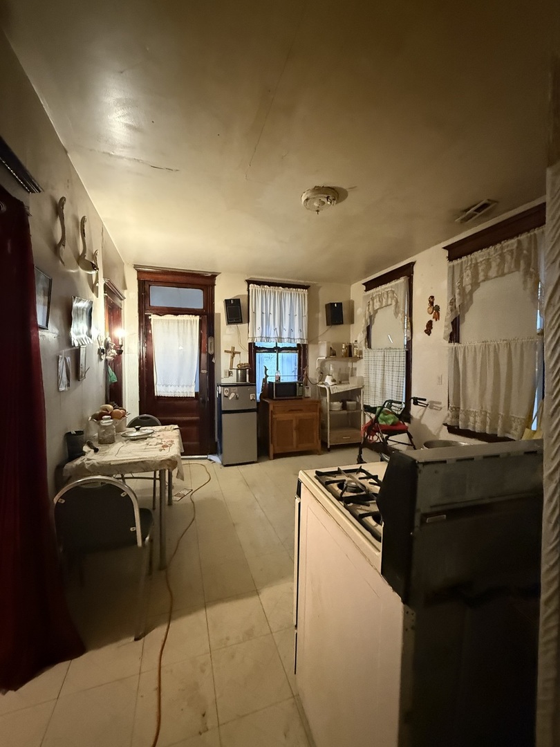 2847 South Harding Avenue Chicago, IL 60623 - Photo 8 of 12