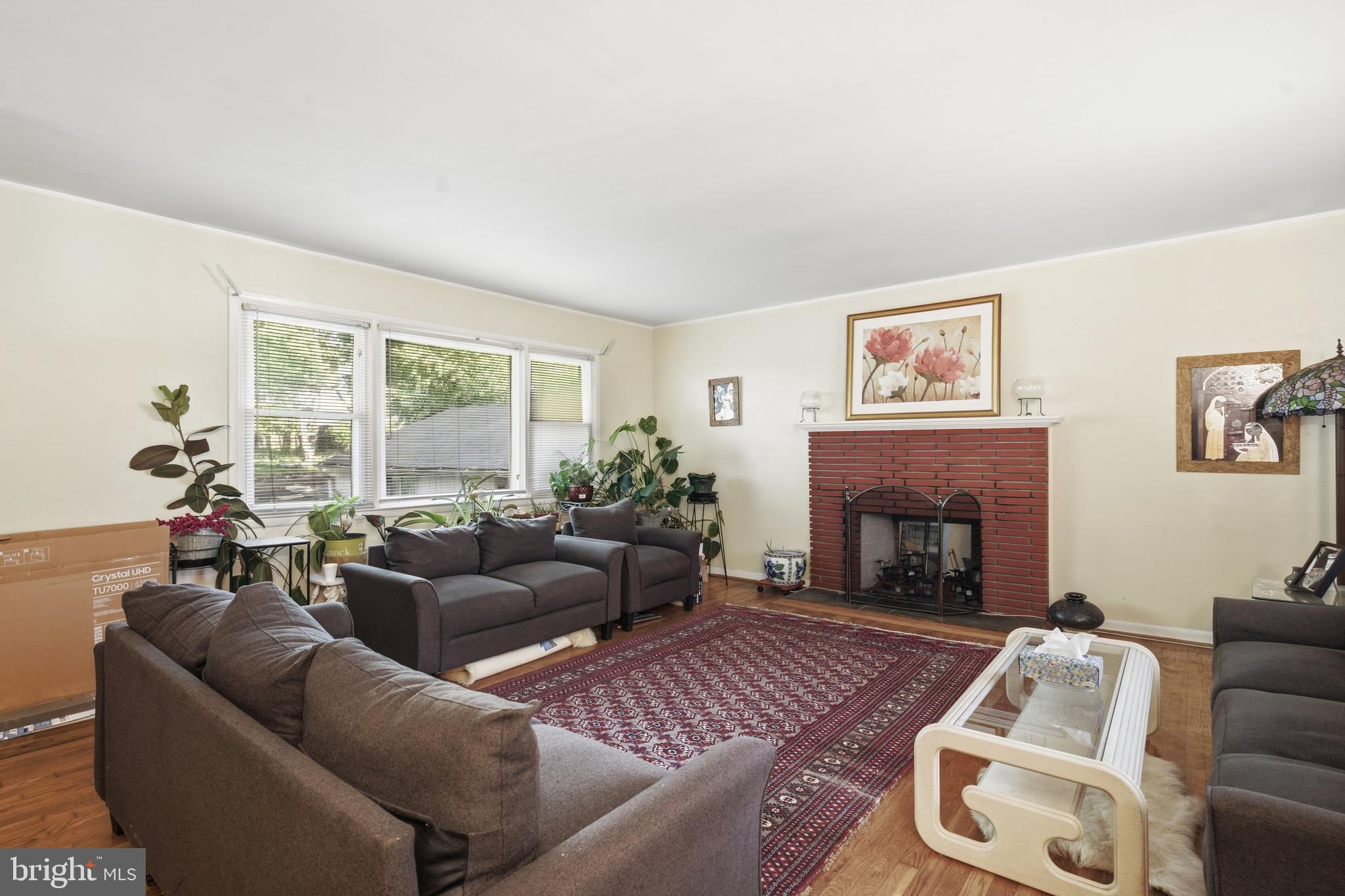 903 Starbit Road Towson, MD 21286 - Photo 5 of 49 Gallery Image 5