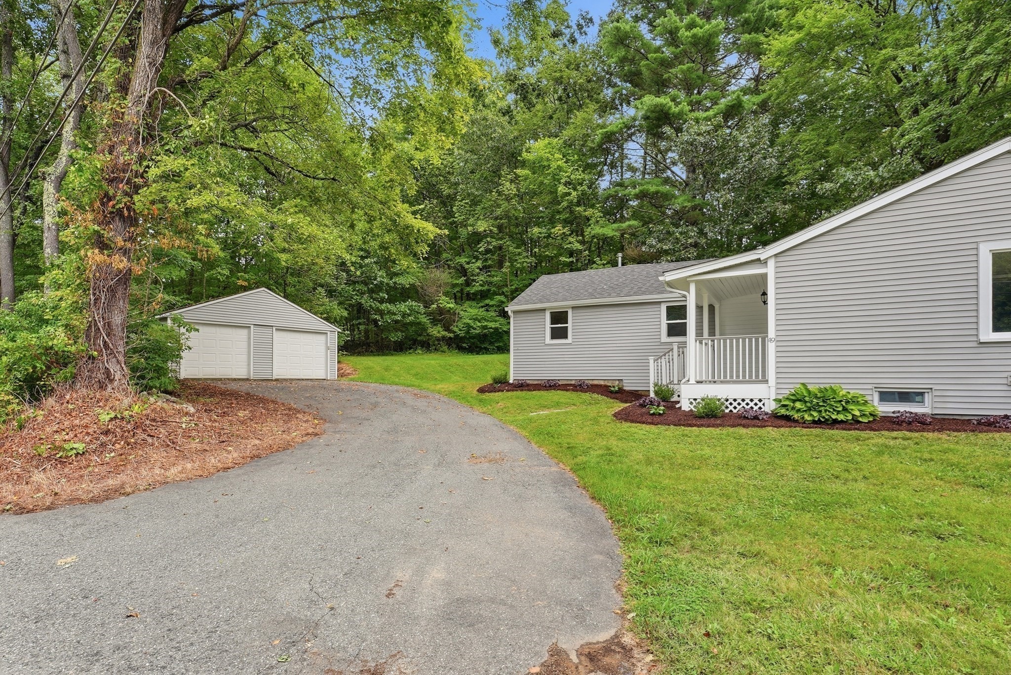 49 Harrington Road Charlton, MA 01507 - Photo 5 of 34 Gallery Image 5