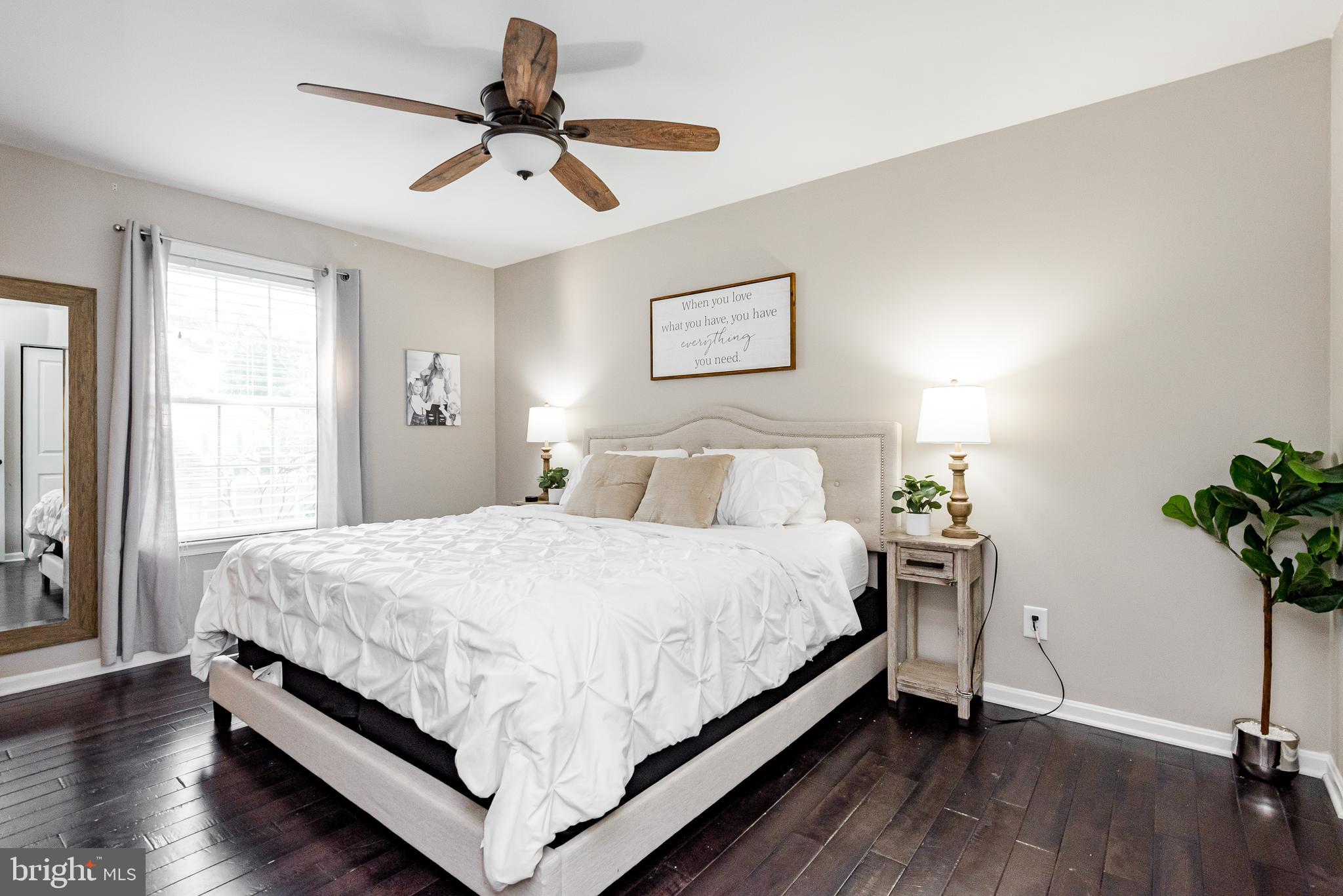 7827 East Shore Road Pasadena, MD 21122 - Photo 15 of 36 SPACIOUS MASTER BEDROOM