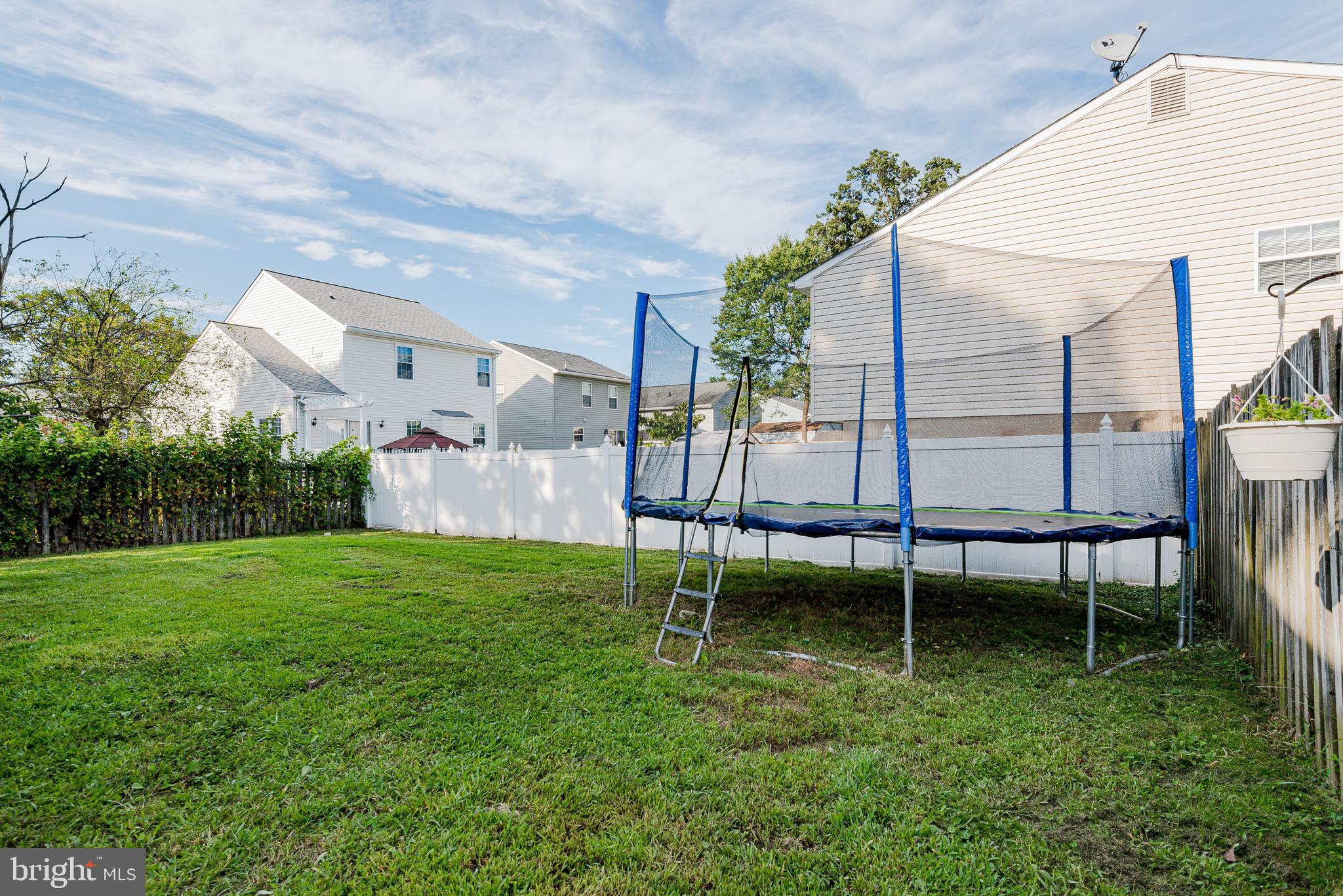 7827 East Shore Road Pasadena, MD 21122 - Photo 30 of 36 LARGE YARD