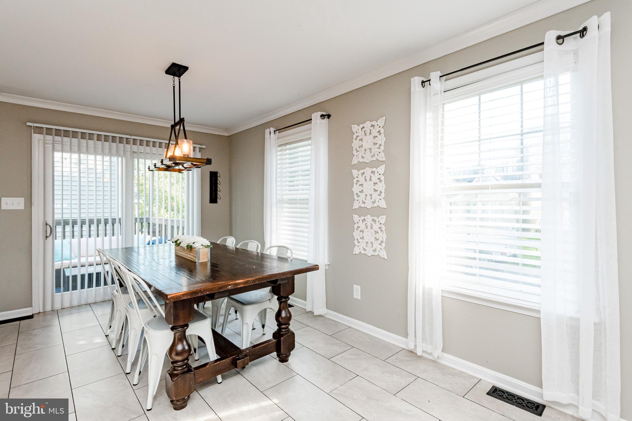 7827 East Shore Road Pasadena, MD 21122 - Photo 7 of 36 LARGE DINING ROOM