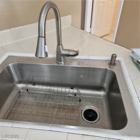 $1,910 | 9516 Wooden Pier Way, Las Vegas, NV 89117