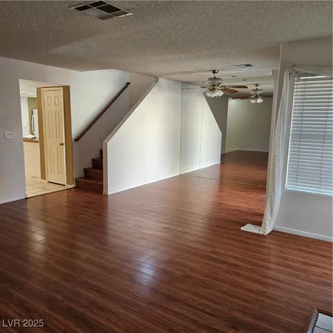 $1,910 | 9516 Wooden Pier Way, Las Vegas, NV 89117