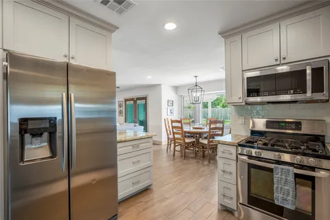 $535,000 | 1911 Stebbins Drive, Houston, TX 77043