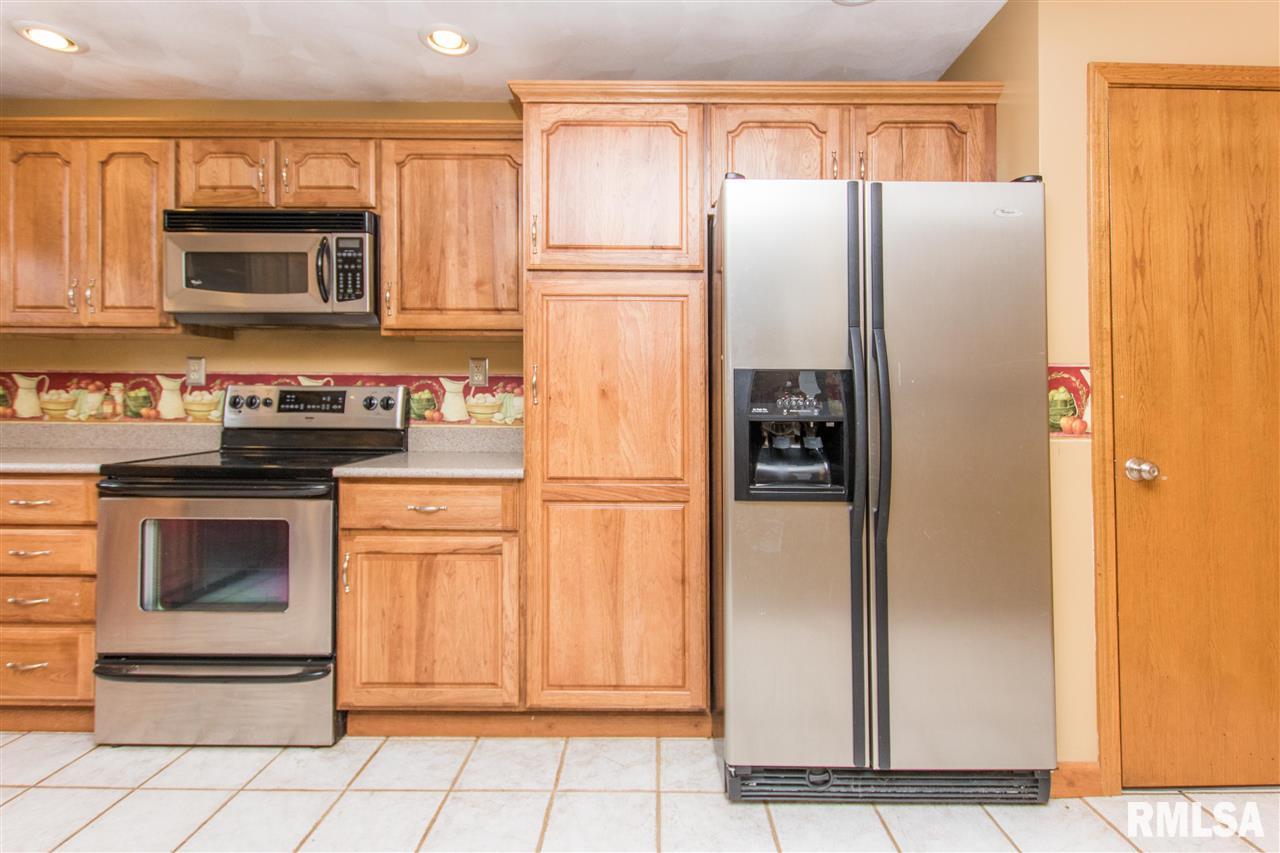 3940 South Autumn Drive Mapleton, IL 61547 - Photo 11 of 36
