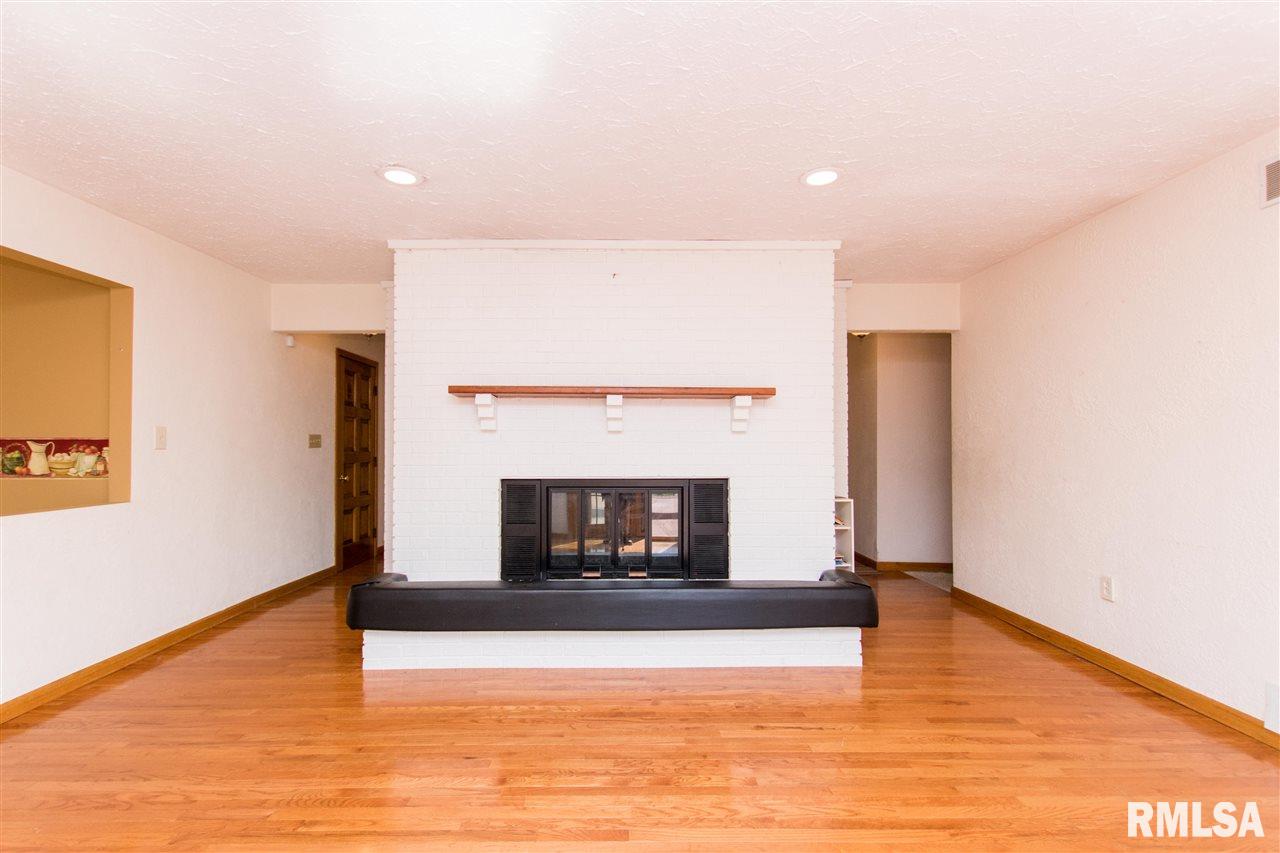3940 South Autumn Drive Mapleton, IL 61547 - Photo 5 of 36