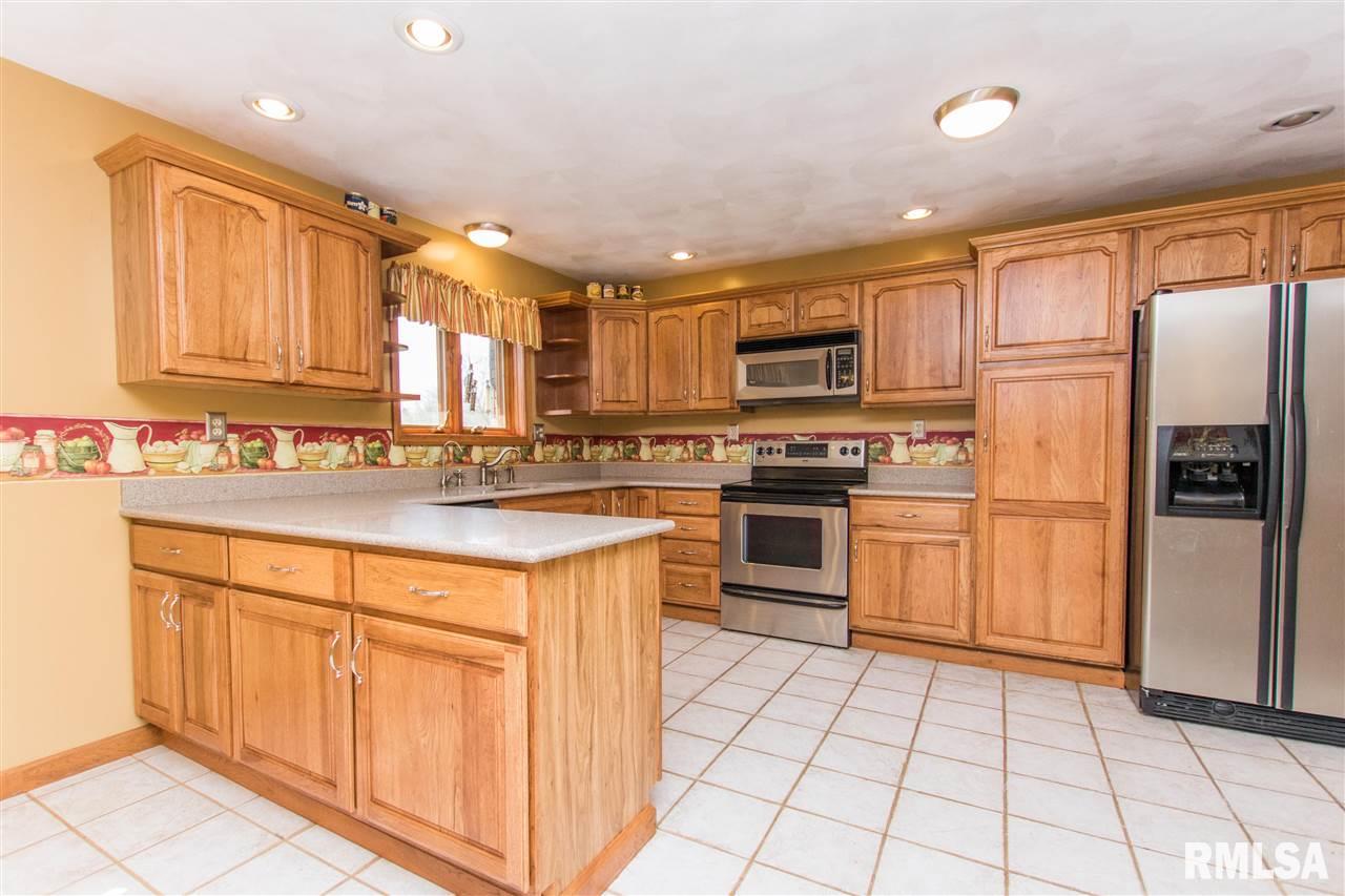 3940 South Autumn Drive Mapleton, IL 61547 - Photo 9 of 36