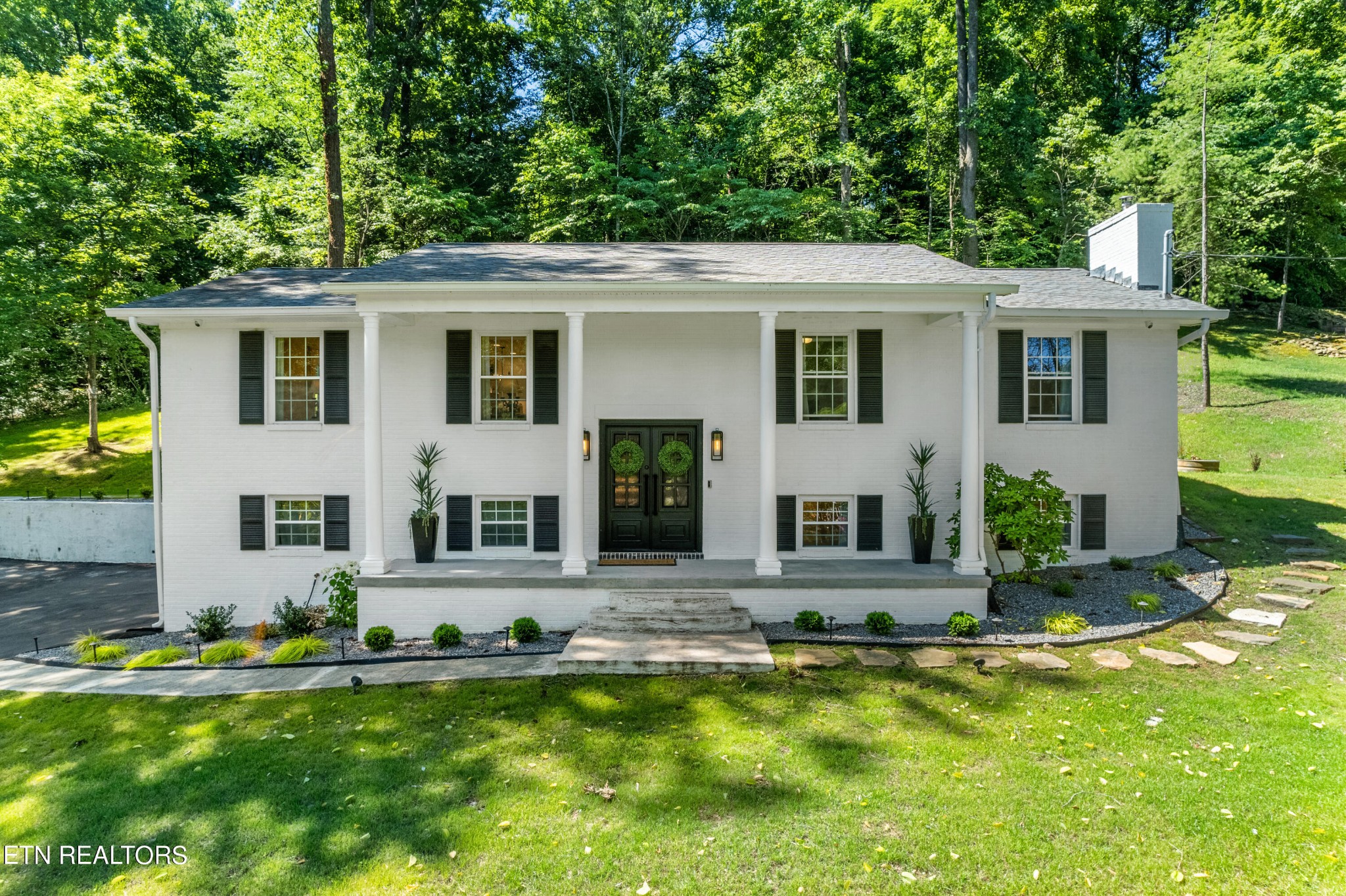 337 Farmer's Hollow Road Clinton, TN 37716 - Photo 1 of 49 Gallery Image 1