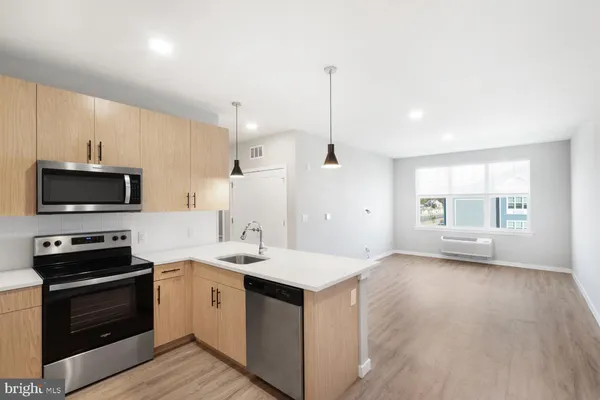 $2,540 | 400 East Oak Avenue, Unit 3302, Lawnside, NJ 08045