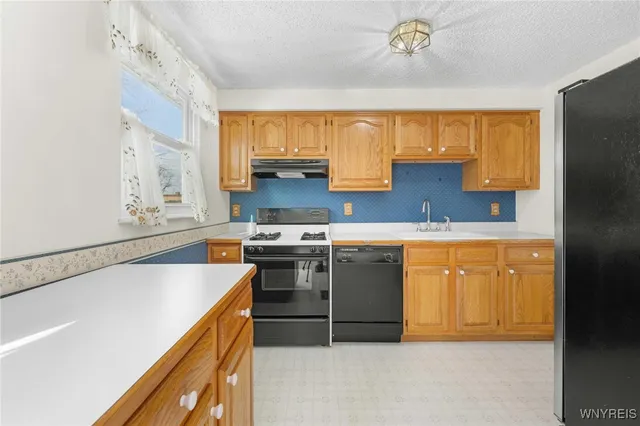 $349,999 | 378 Denrose Drive, Amherst, NY 14228