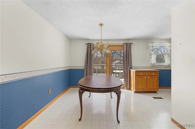 $349,999 | 378 Denrose Drive, Amherst, NY 14228