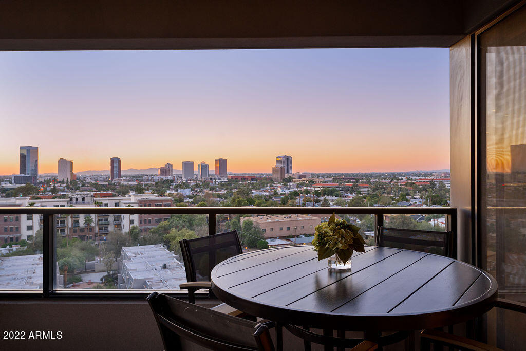 1040 East Osborn Road, Unit 804 Phoenix, AZ 85014 - Photo 2 of 27 AustinLaRuePhotography(21of27)