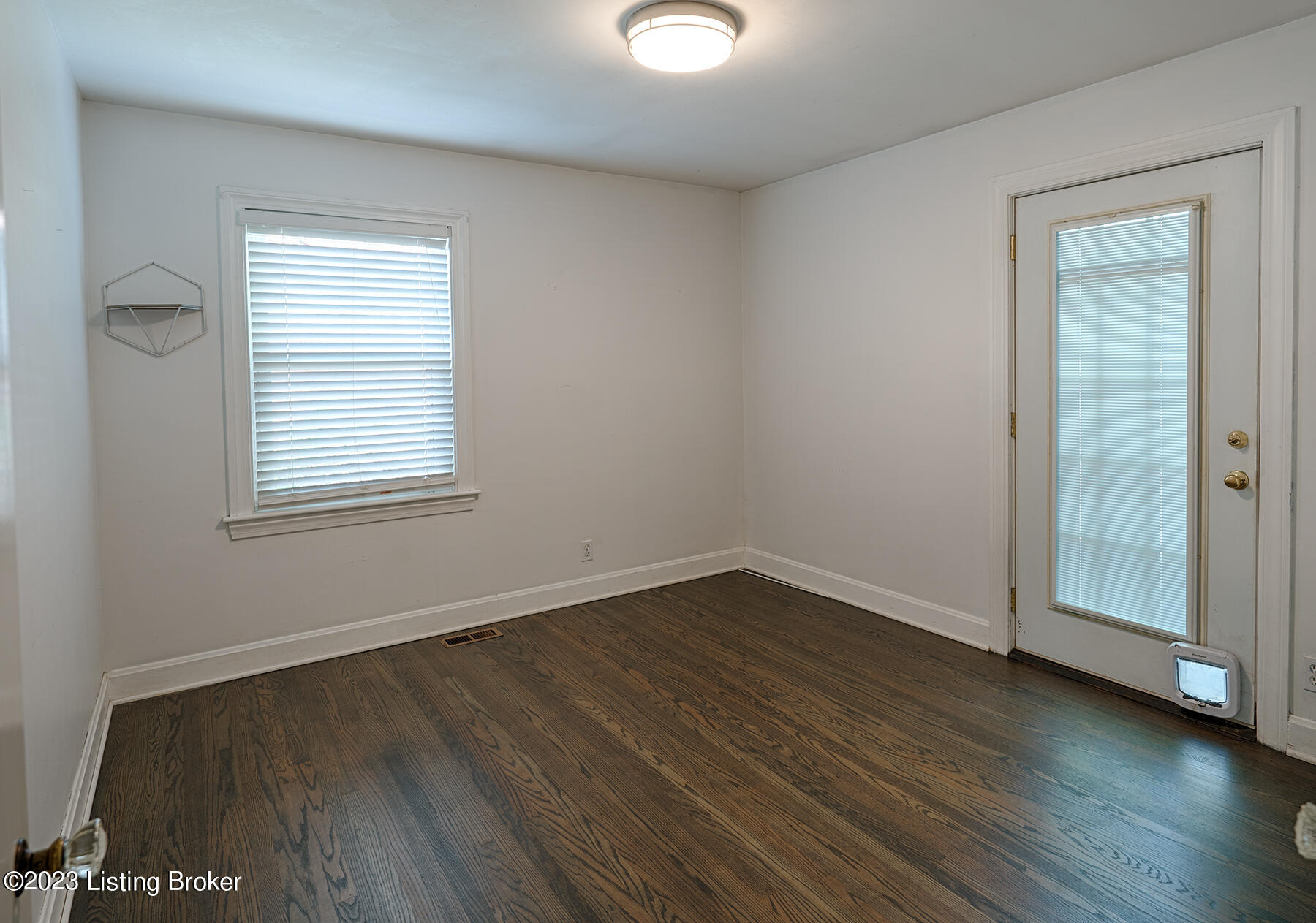 219 Ring Road Louisville, KY 40207 - Photo 9 of 23 DSC03200_HDR