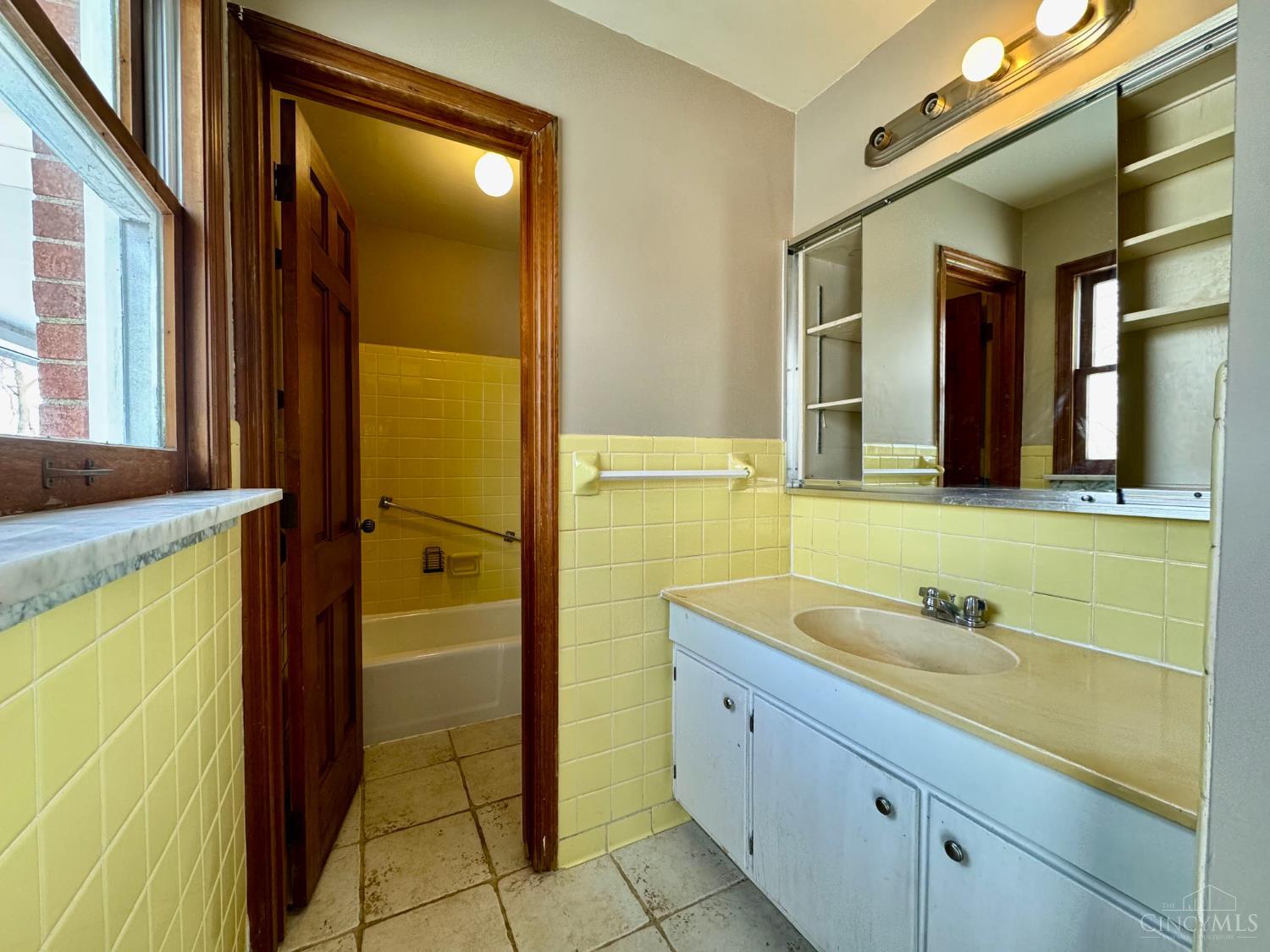3510 Banning Road Cincinnati, OH 45239 - Photo 20 of 48